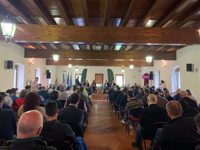 Grande successo per prima giornata di Foresta in Valle 2025: oltre 100 i partecipanti al Forum internazionale “Foreste senza confini”